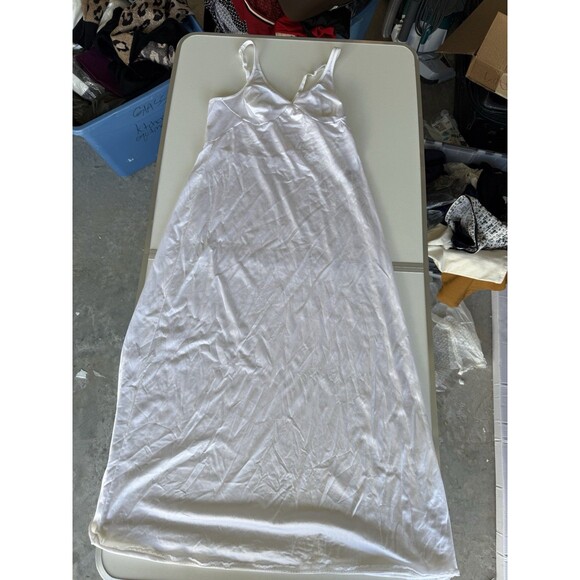 Vintage Vanity Fair White Ivory Full Slip 34 32" /40 Nylon Spandex Lingerie - Picture 1 of 3